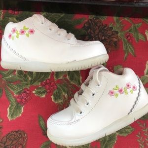Stride rite baby’s size 5M walking shoes